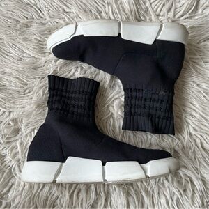 Elena Iachi Black Knit Mesh White Platform Sock Ankle Bootie Sneakers EUC Size 9